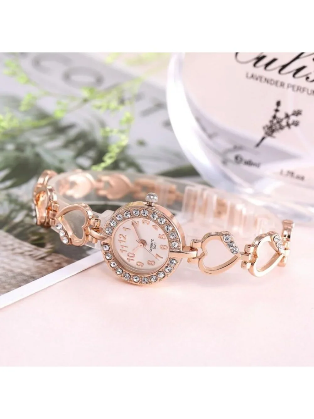 Elegant Women's Diamond Bracelet Watch - Stylish Hollow Stainless Steel Strap